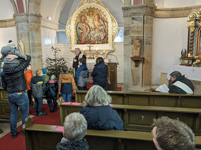 Krippenandacht mit Segnung der Kinder (Foto: Georg Smolarczyk)